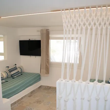 Endless Blue From Syros - Megas Gialos 1 & 2 Mégas Yialós-Nítes